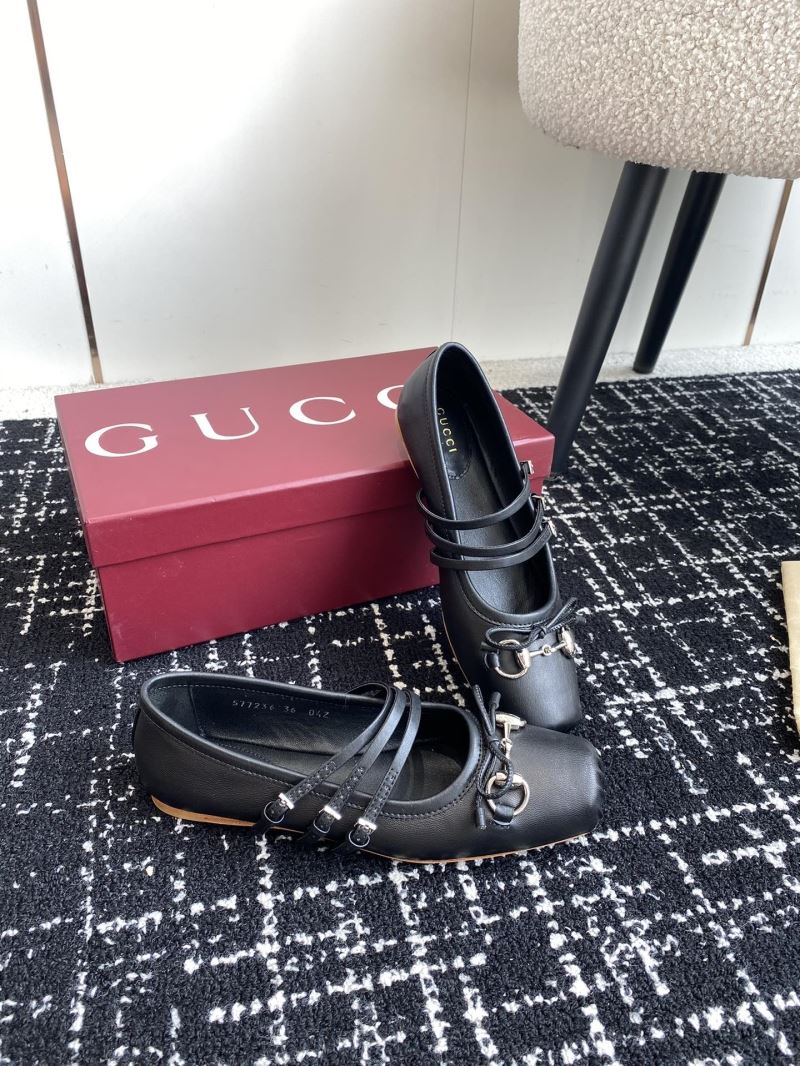 Gucci Flat Shoes